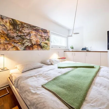 Casa de Férias Exklusive Terrassenwohnung Mit Jacuzzi & Panorama *