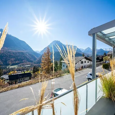 Exklusive Terrassenwohnung Mit Jacuzzi & Panorama * Scuol